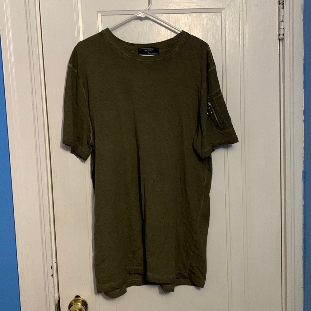 Forever 21 Men’s Army Green Short Sleeve Shirt